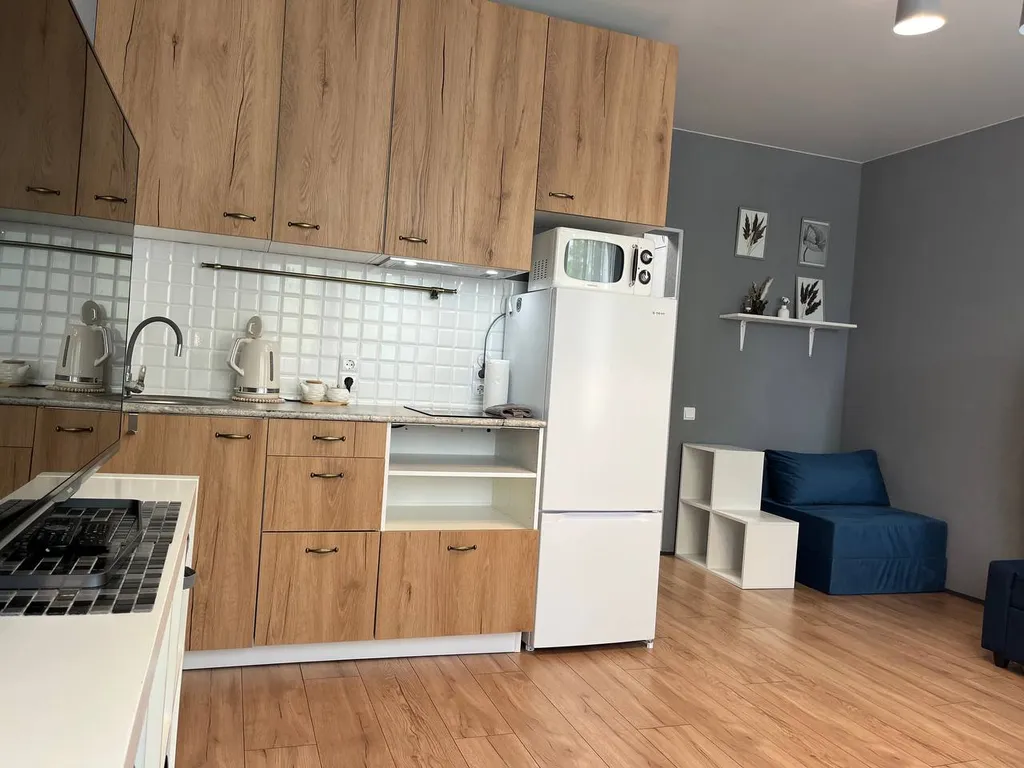 Милая студия в новом доме рядом с озером и набережной