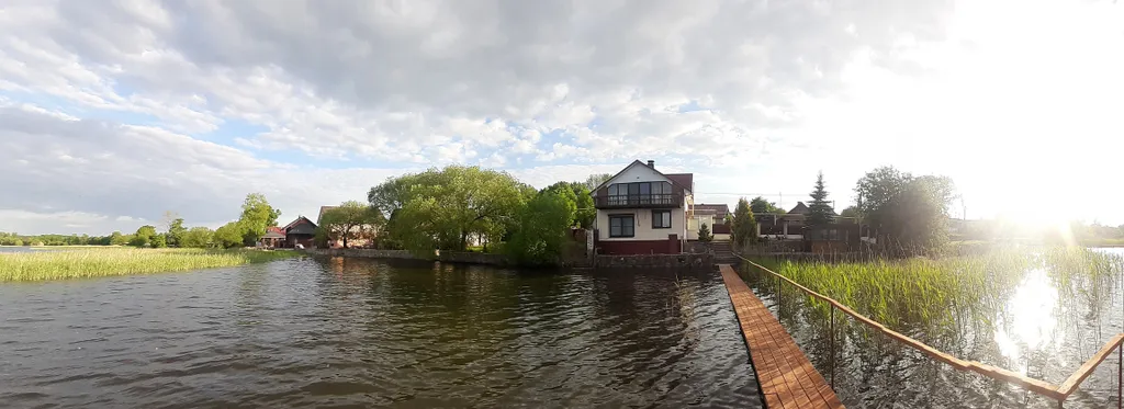 Домик у озера Свирь