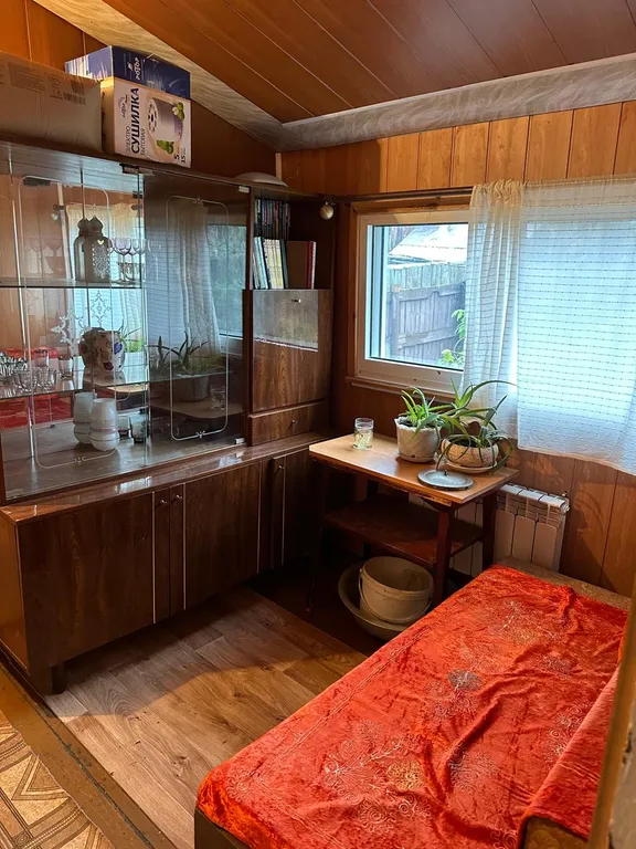 Домик рядом с озером