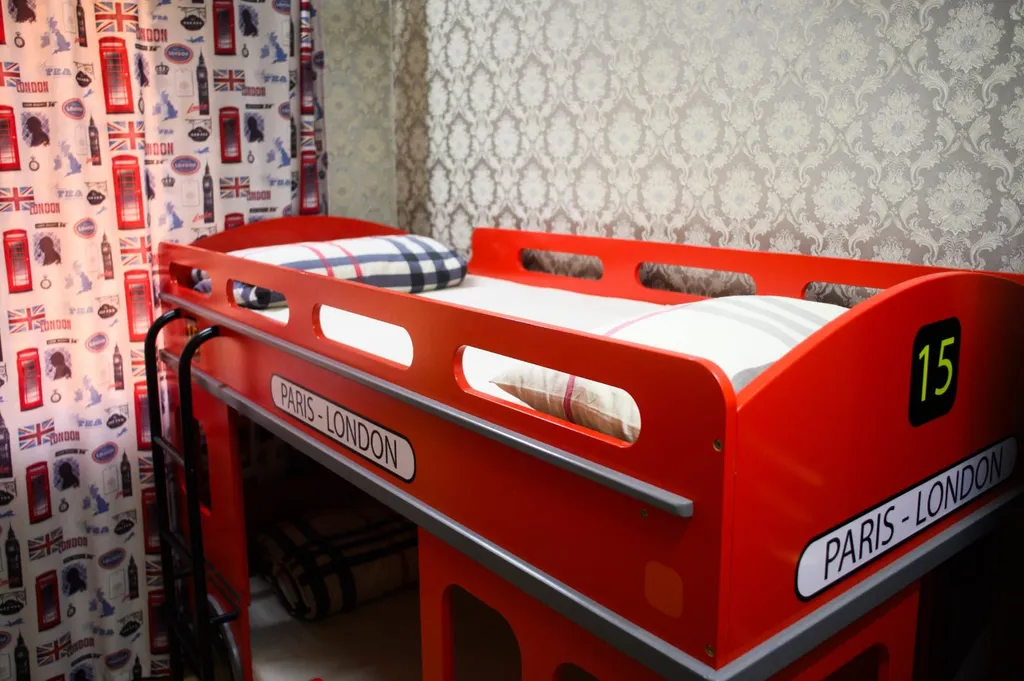 Просторный комфортабельный коттедж в центре города с банным чаном