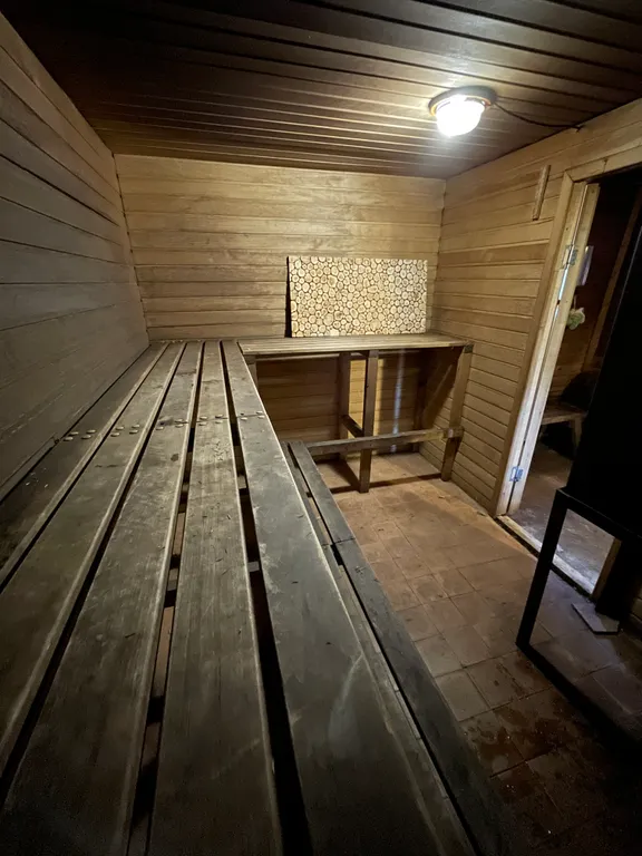 Дом в уникальном месте на берегу озера