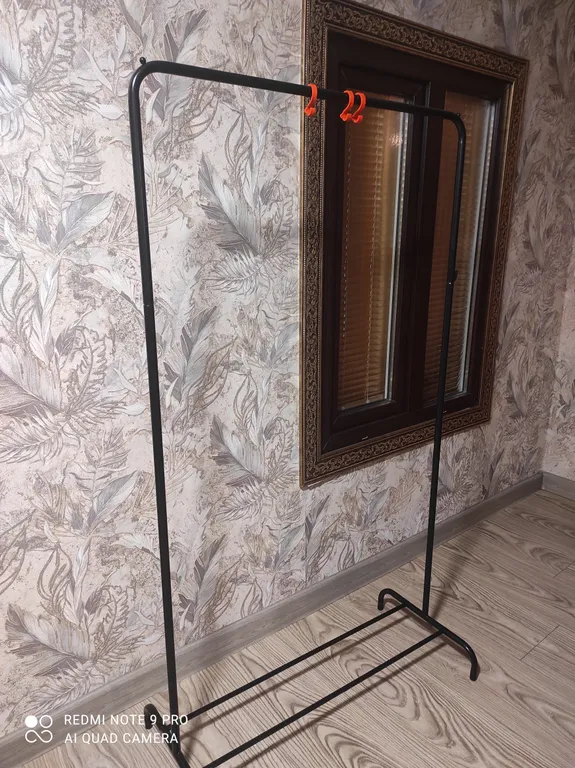 Комната с диваном