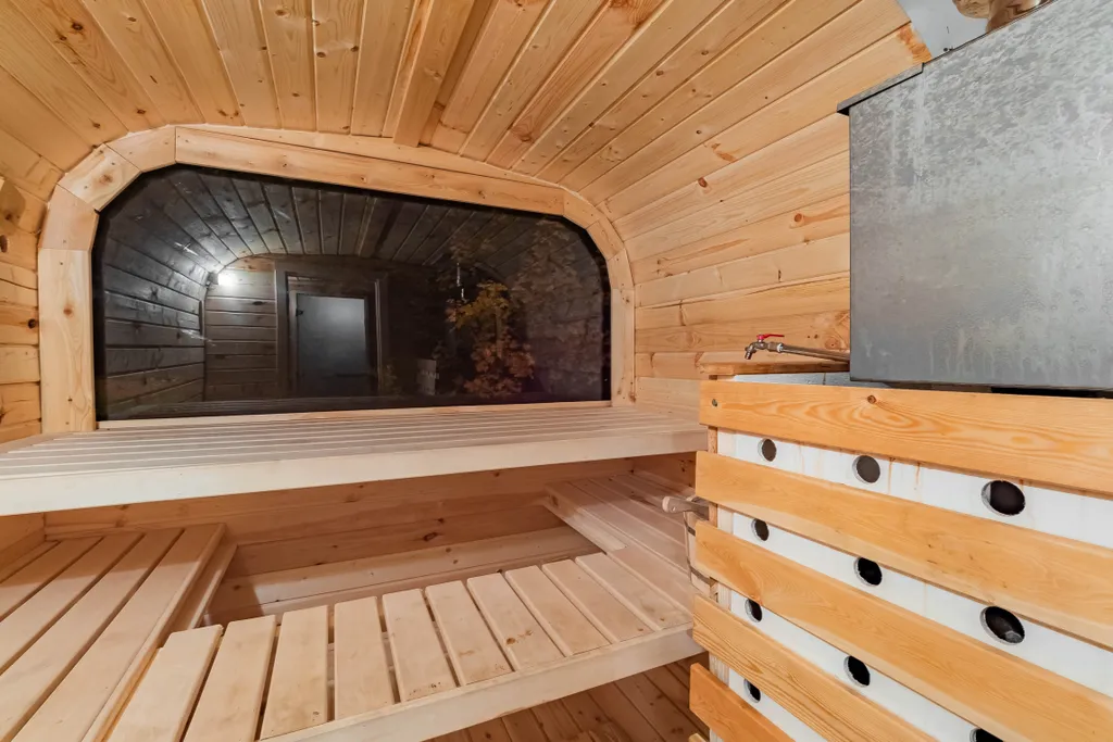 А-фрейм в сказочном зимнем лесу