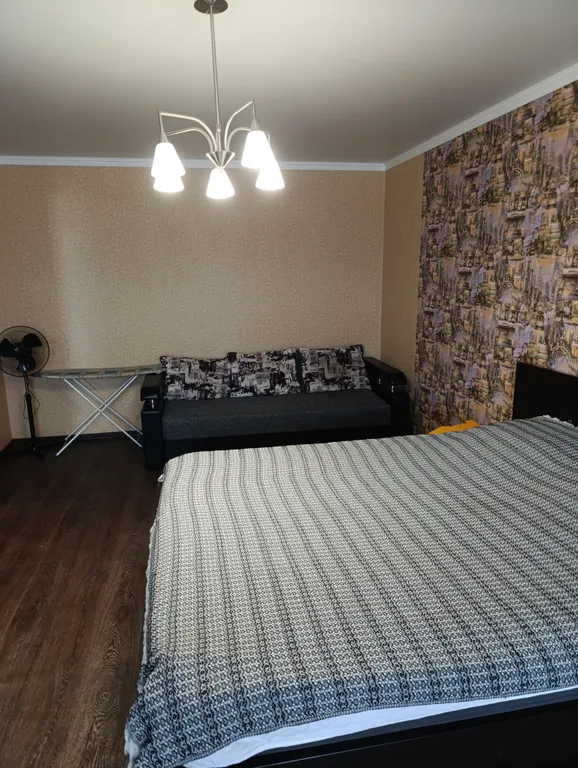 Однокомнатная квартира в центре города,напротив Дворца Спорта Аркада