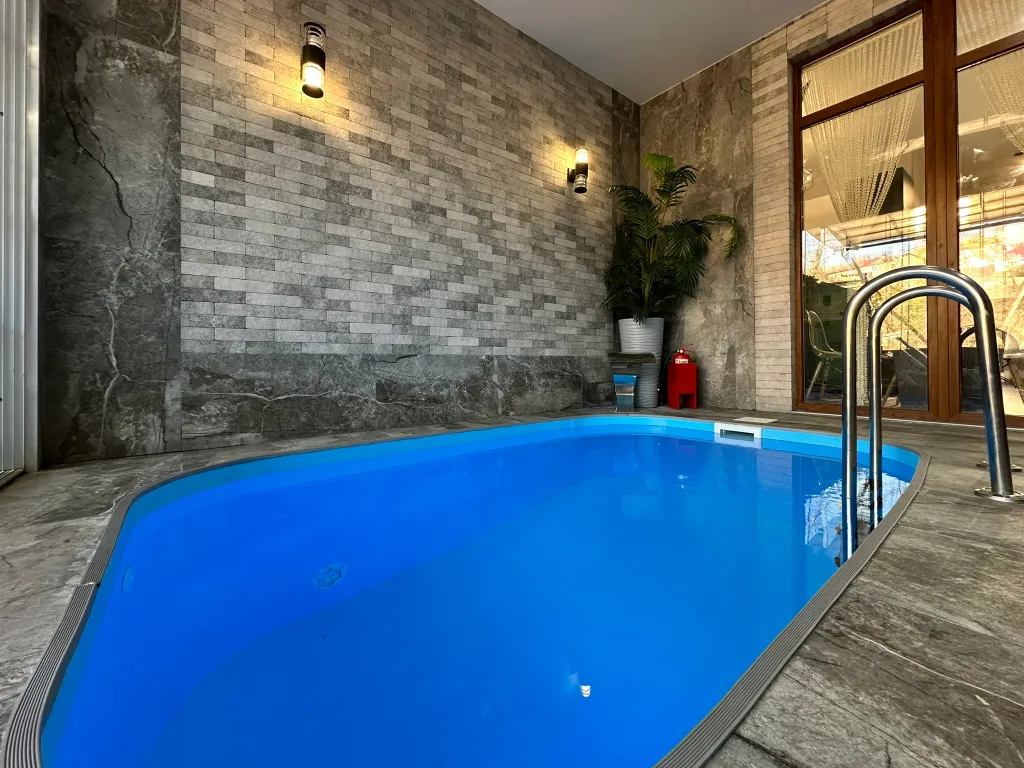 Домик у реки