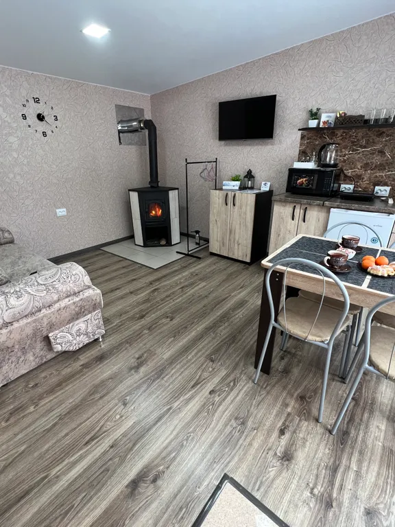 Коттедж 1-комнатный Дом — Деревянное