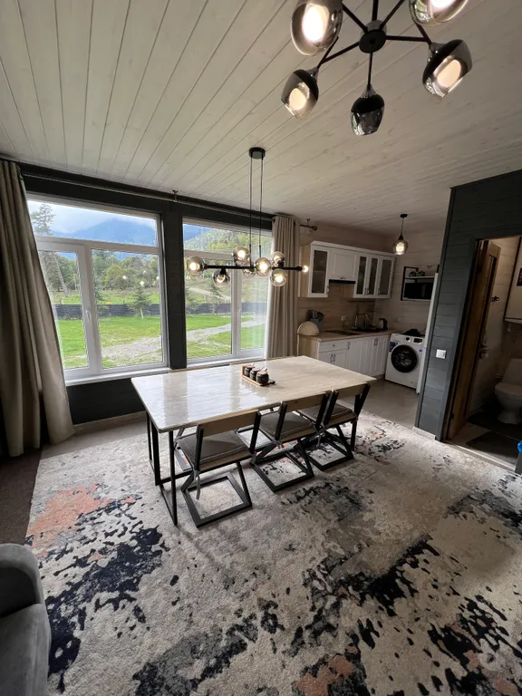 Шале в живописном тихом и спокойном месте посреди соснового леса и гор