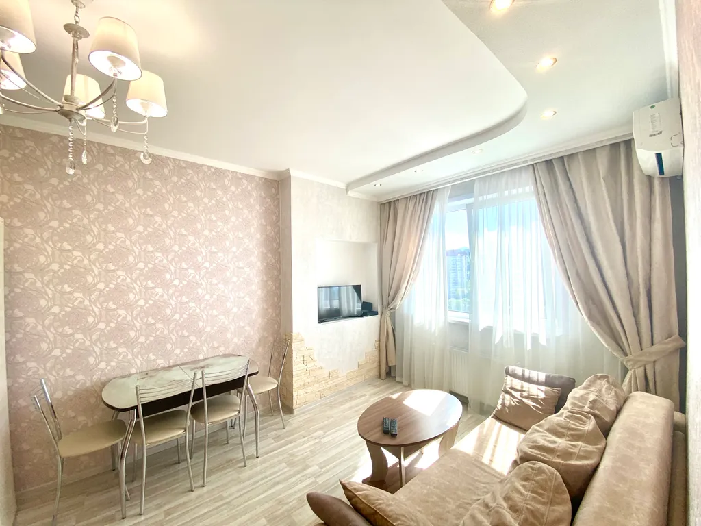 Квартира Квартира Сочи на ладони! Центр. Парковка. Кухня-гостиная и две спальни. — Сочи