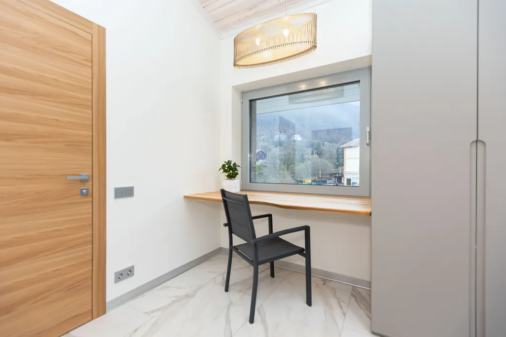 Квартира с 3 спальнями, камином с живым огнём и видом на горы