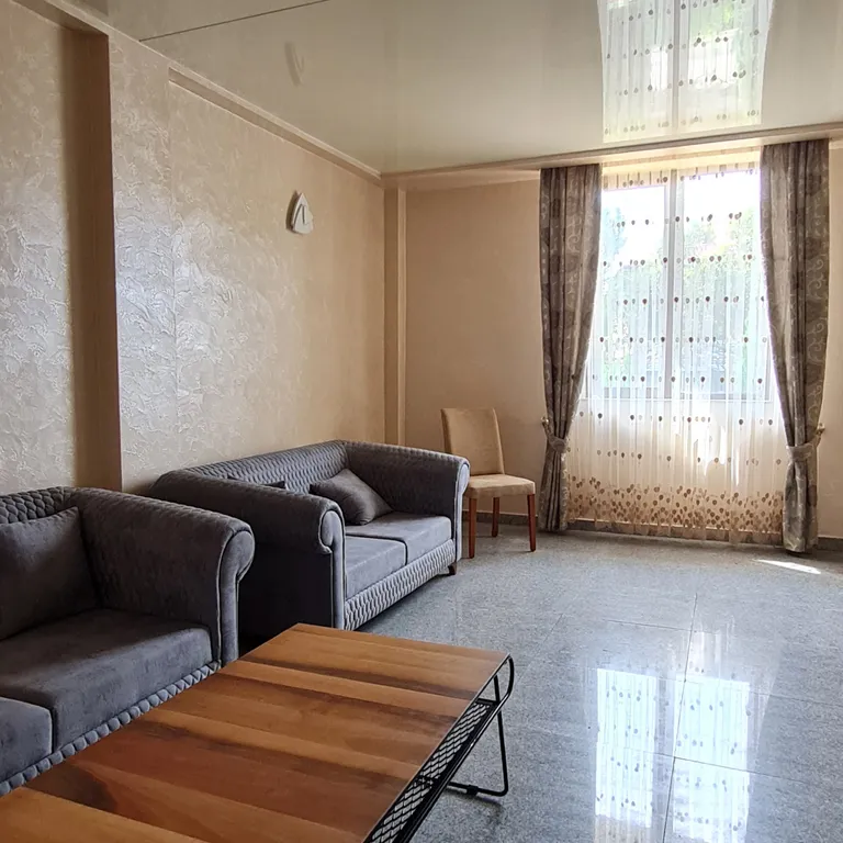 Студия у моря с балконом и видом на горы