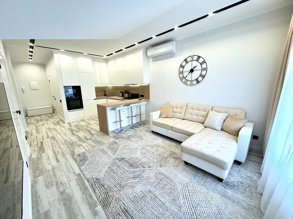 Двухуровневая евротрешка возле моря