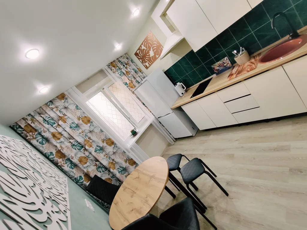 Оригинальная 1-комнатная квартира с застекленной лоджией