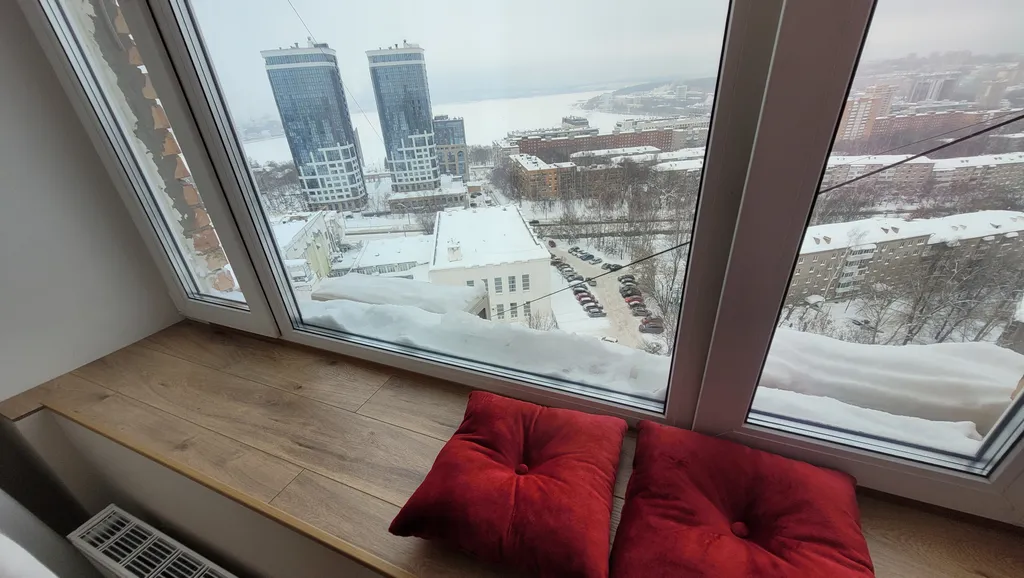 Премиум-квартира в центре Ижевска с панорамным видом на пруд и собор