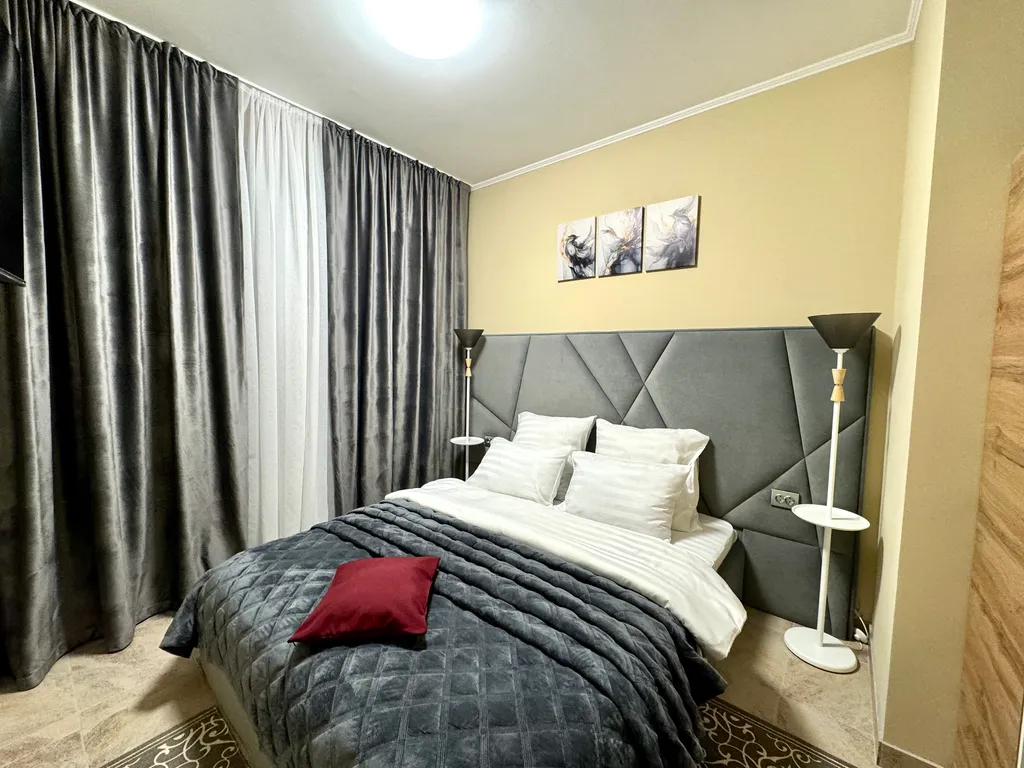 Двухместный улучшенный номер с 1 кроватью (2)