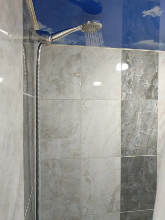 Квартира в доме с райским садом под смотровой площадкой и близ моря