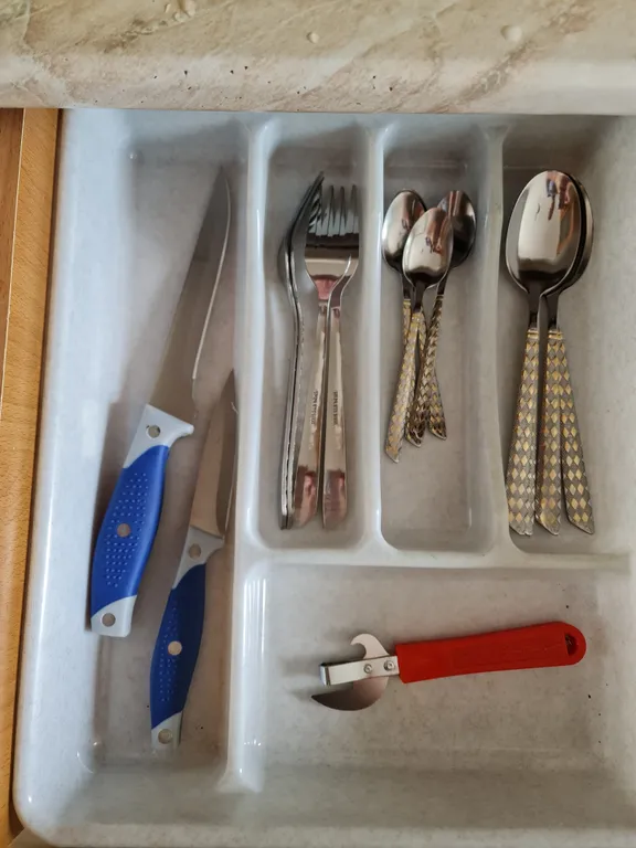 Близко к основным транспортным маршрутам и инфраструктуре