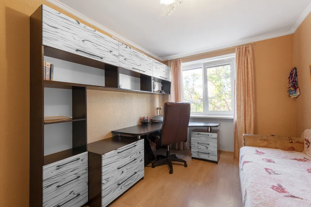 3-х комнатная квартира в жд районе