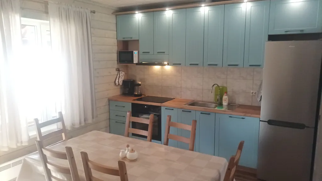 Дом с тремя спальнями с видом на озеро