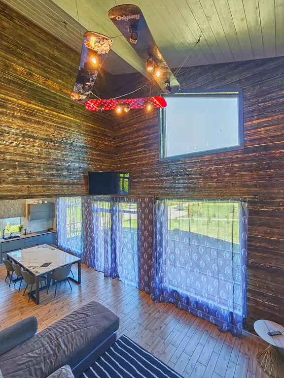 Коттедж Коттедж рядом с Красным озером — Светлое