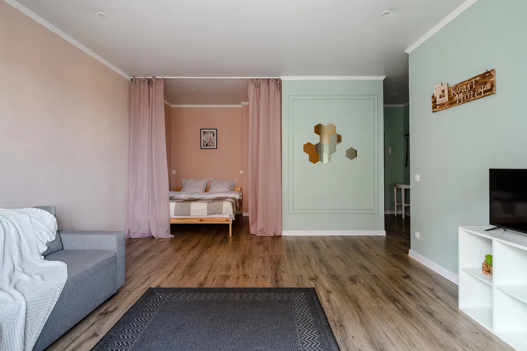 Студия с мебелью и техникой