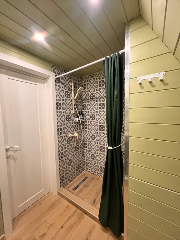 Домик Флора с горячим чаном