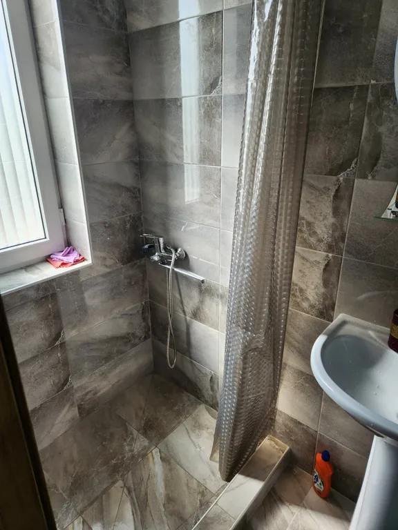 Домик на краю обрыва