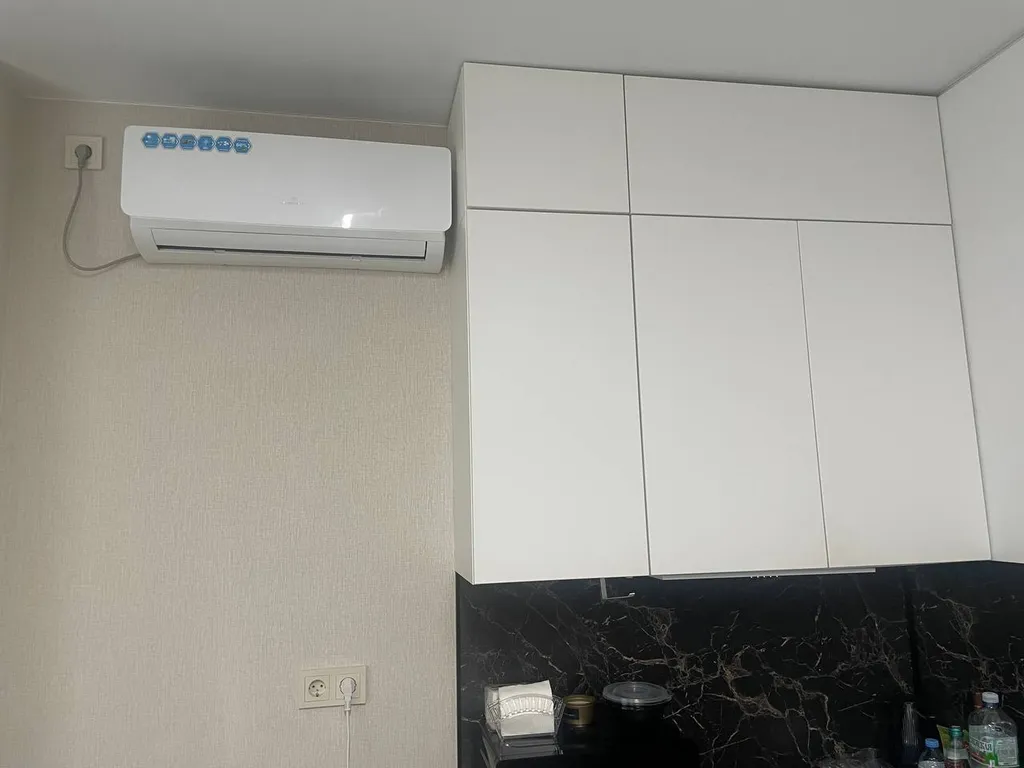 Апартаменты с бассейном недалеко от моря