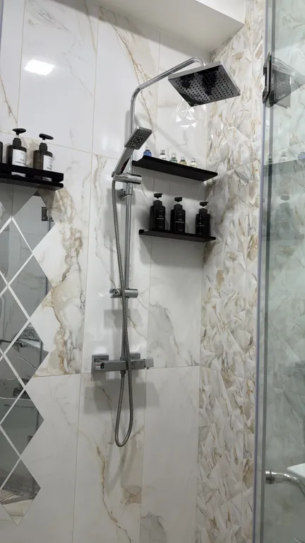 Душевная квартира рядом с Каскадом