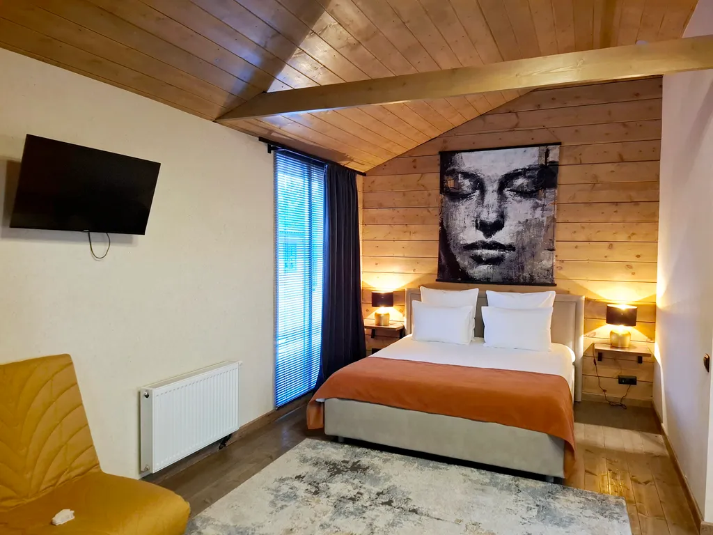 Коттедж у реки в центре Звенигорода