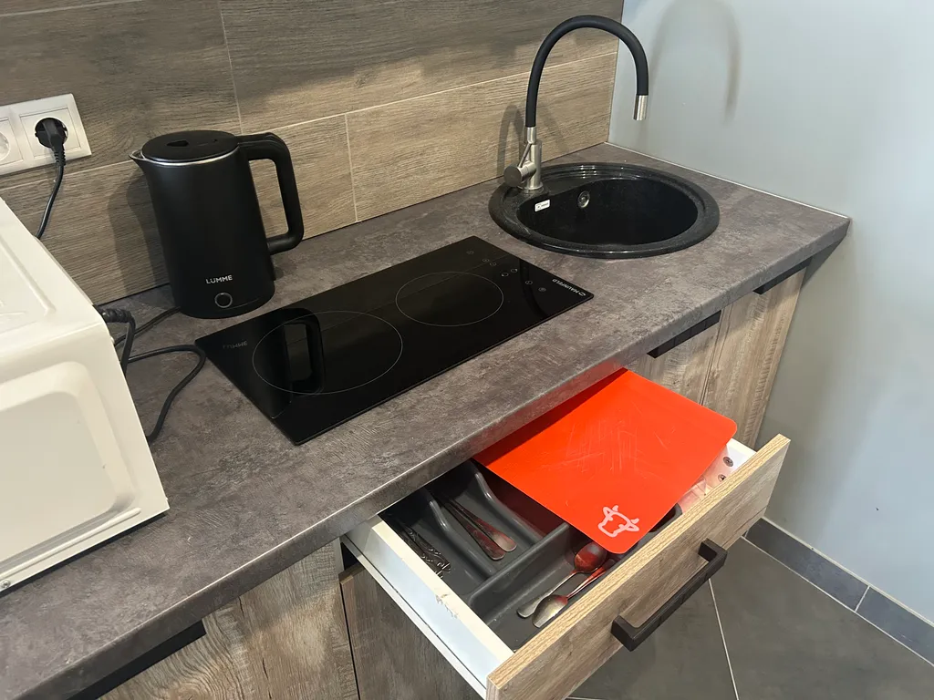 Уютная студия в тихом районе свежий ремонт