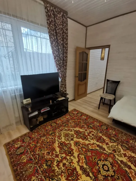 Дом с беседкой