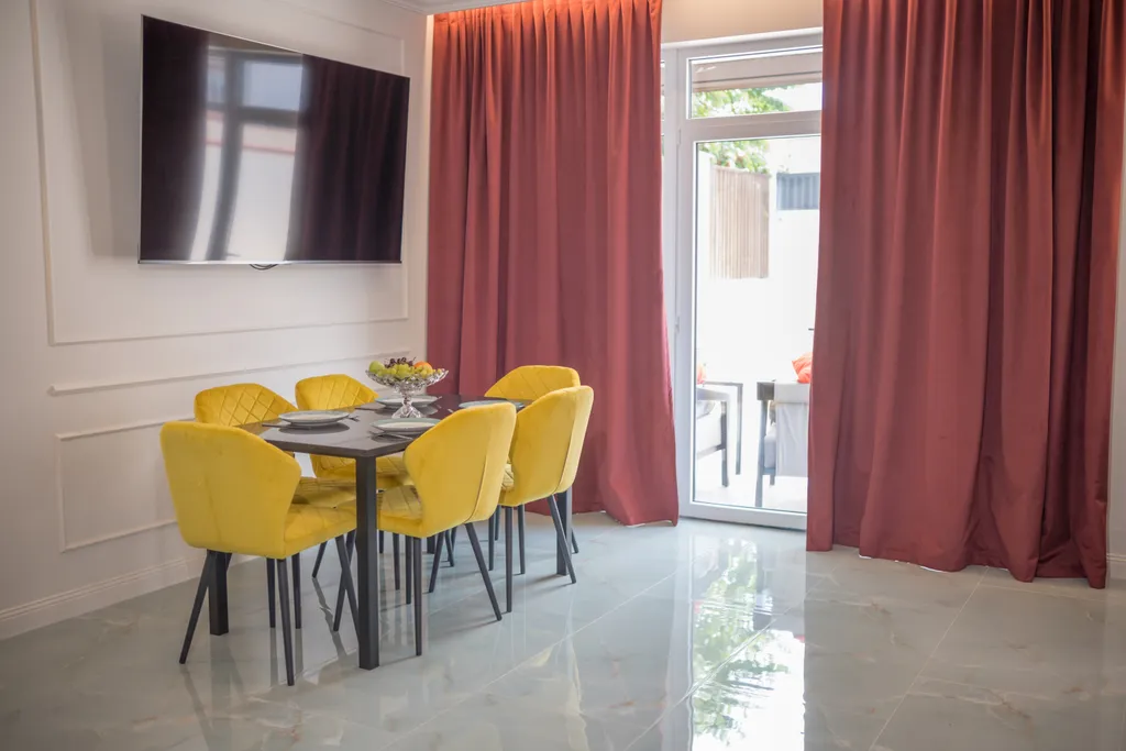 Роскошный дом с бассейном и сауной