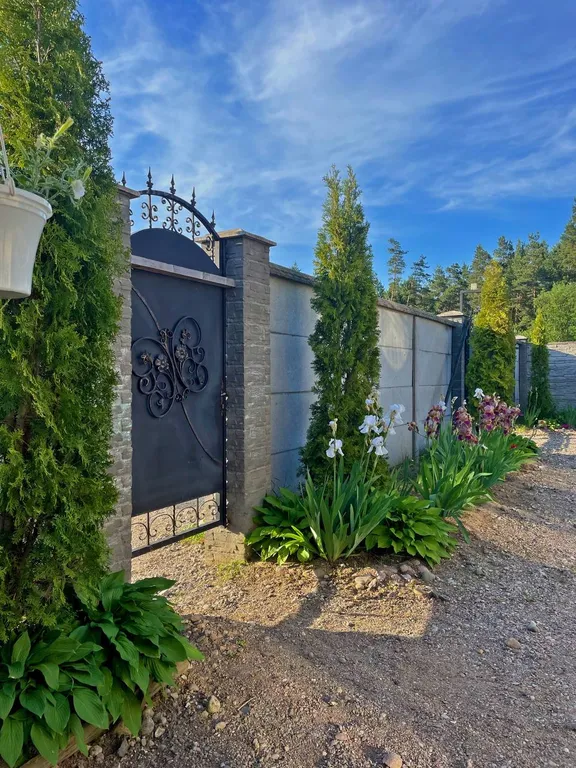 House Molodaja street-ТРК Triniti