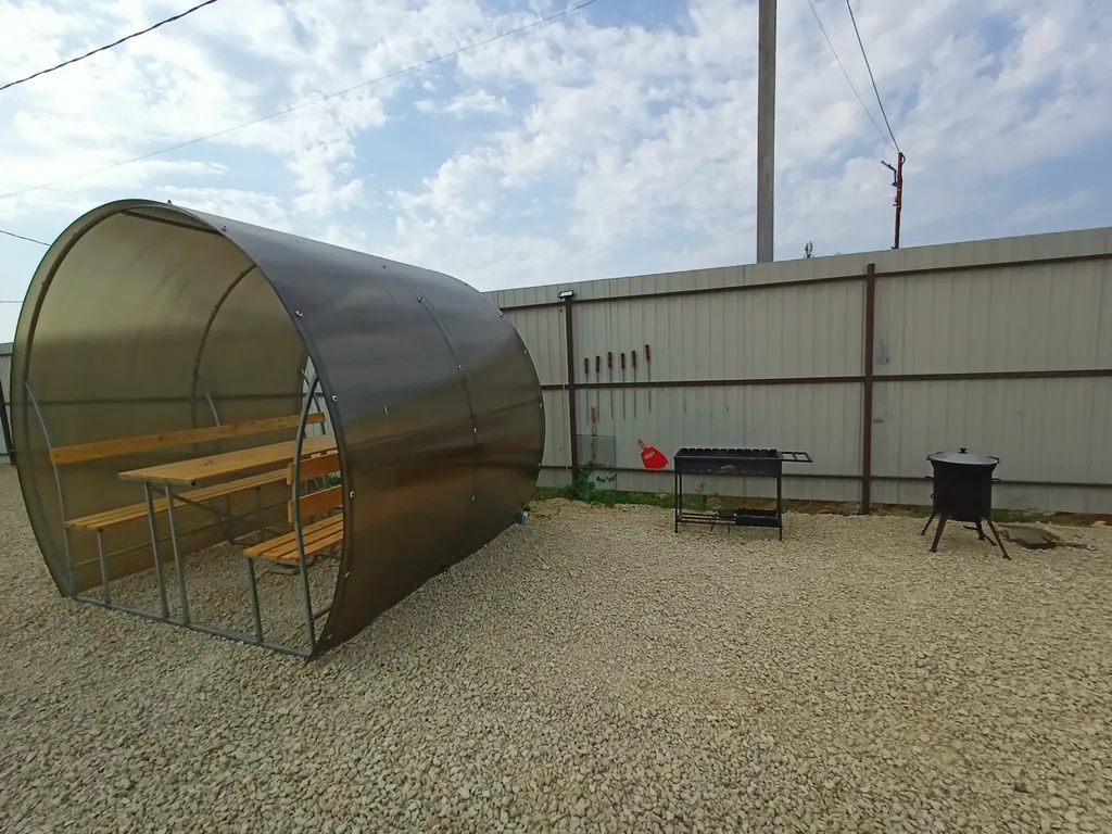 Дом с бассейном у моря