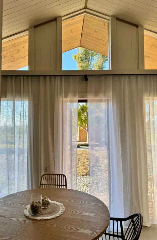 Дом в Абхазии у Черного моря (Му с цветами)