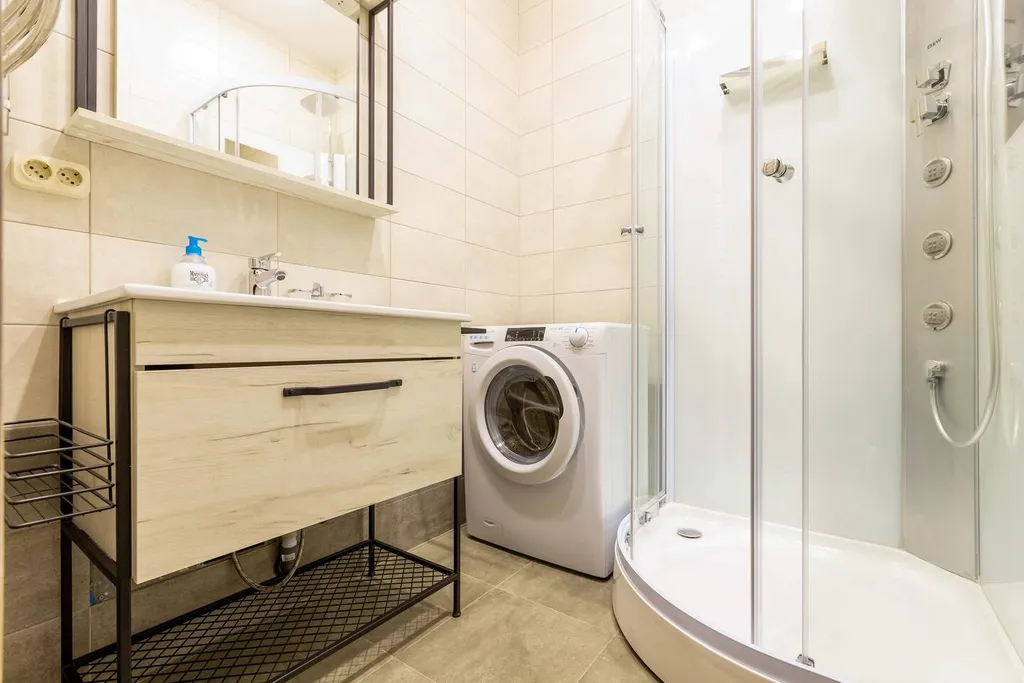 Комната у метро Улица 1905 года