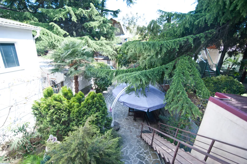 Люкс со своим двором