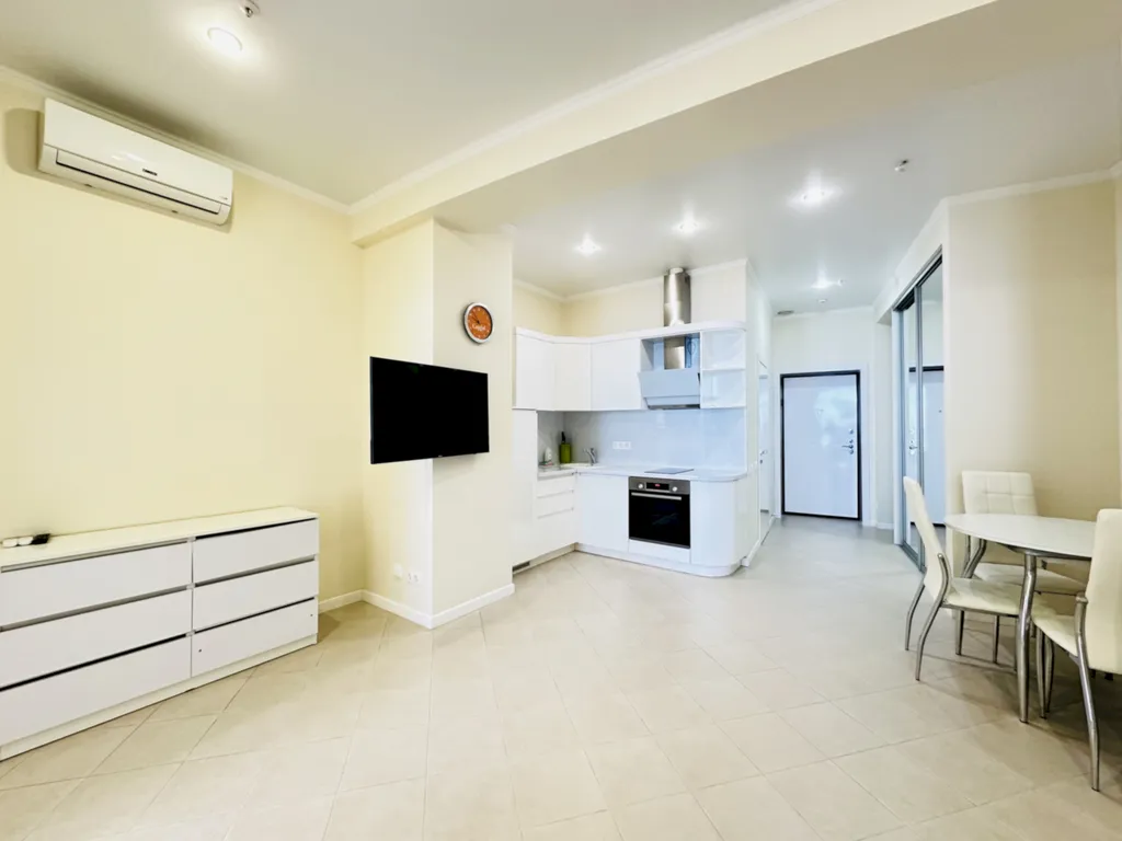 Прямой вид на море с каждой комнаты! До пляжа 5 минут! Центр Сочи!