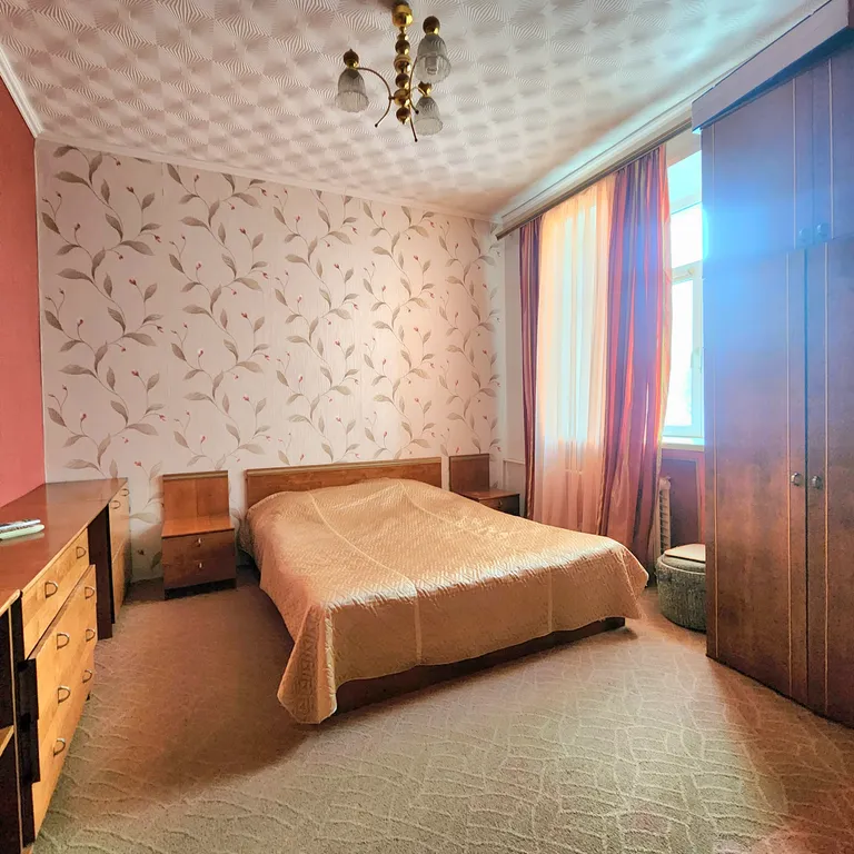 Просторная квартира в сталинке