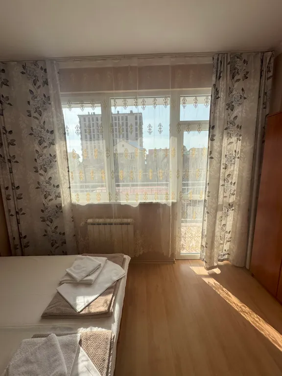 Трёхместный номер с балконом