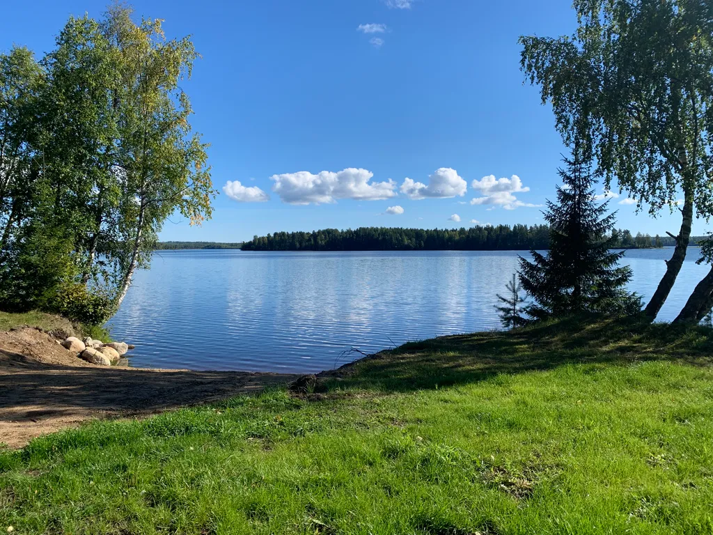 Дом у озера в Карелии