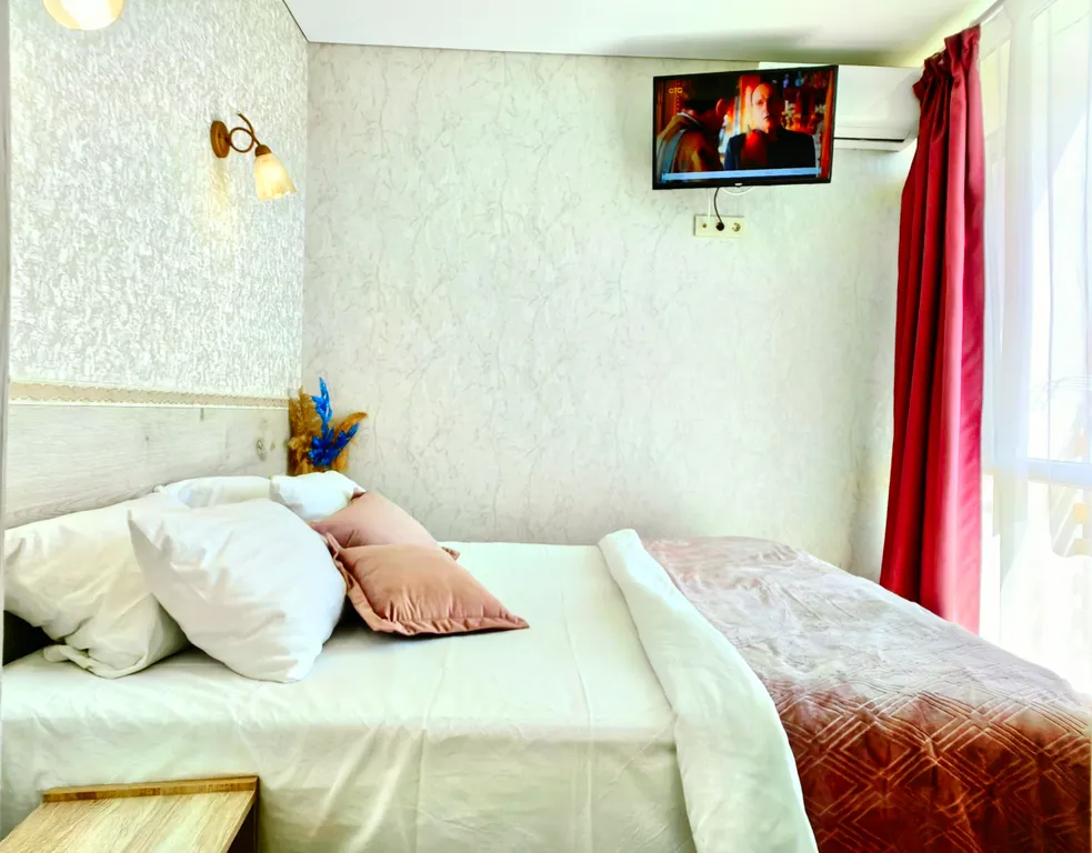 Квартира Двухкомнатные апарты с изолированными комнатами/кухня/стиралка/балконы — Судак