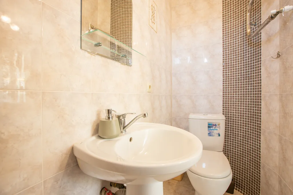 Квартира Без балкона трехместная комната- комфорт — Севастополь