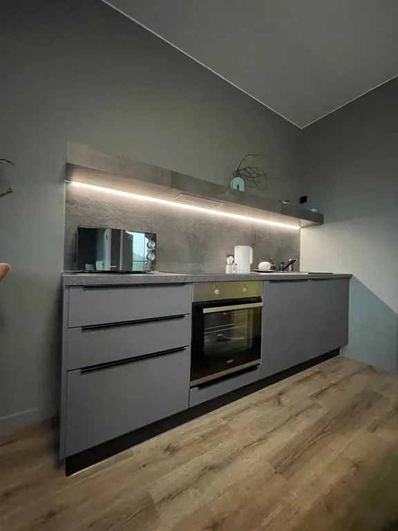 На Охте, с видом на лес и реку, рядом с Охта Парком