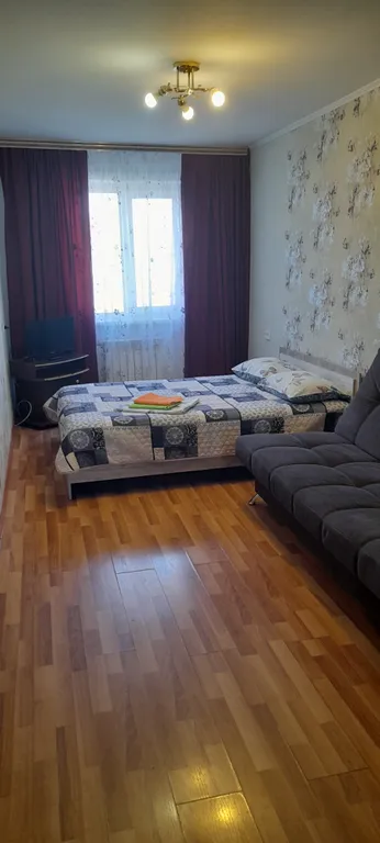 Квартира возле площади Праздничная