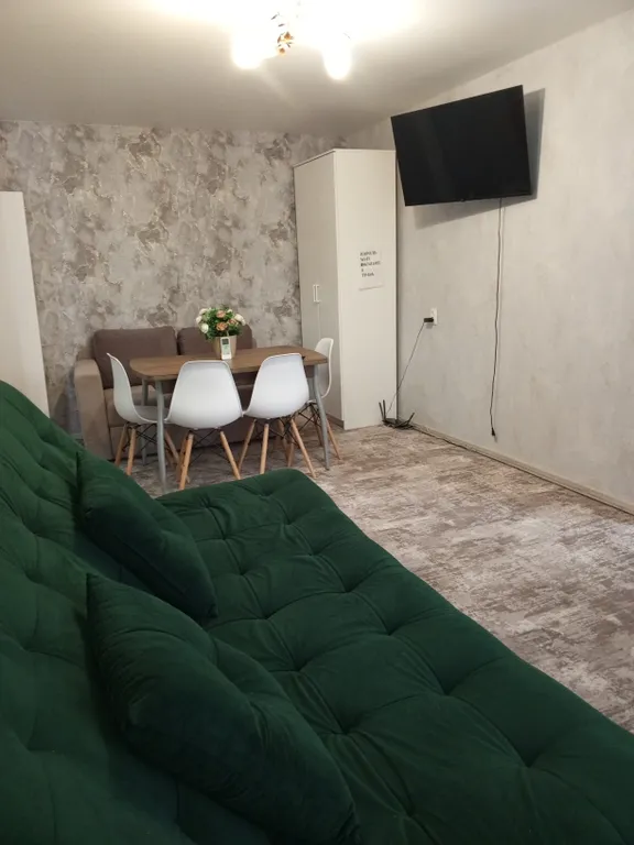 Квартира для большой компании в центре, 5 минут до аэропорта