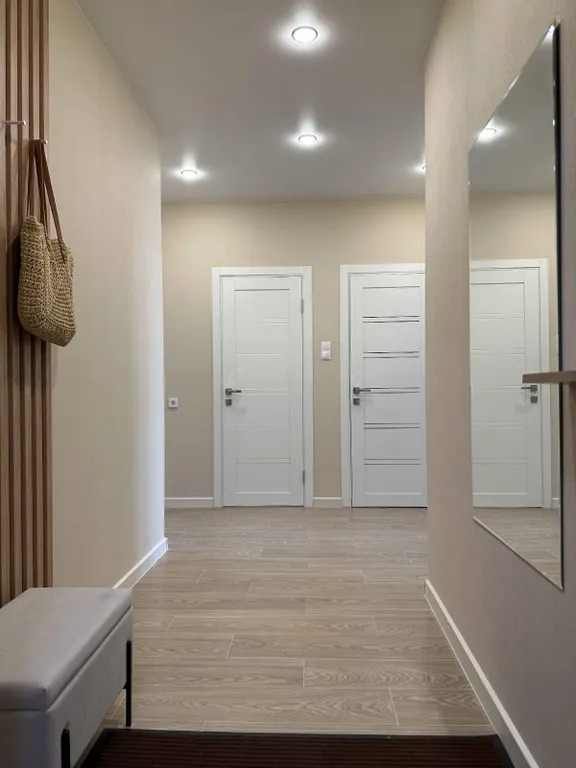 Квартира с видом на сквер и фонтан