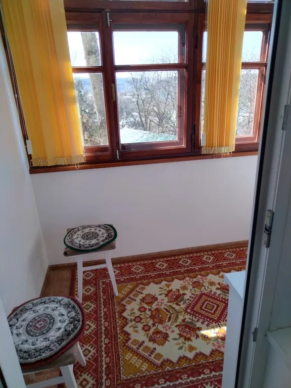 Вдали от дома