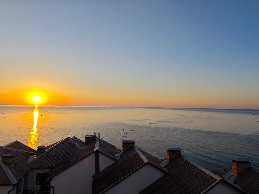 2-комнатный апартамент с видом на море