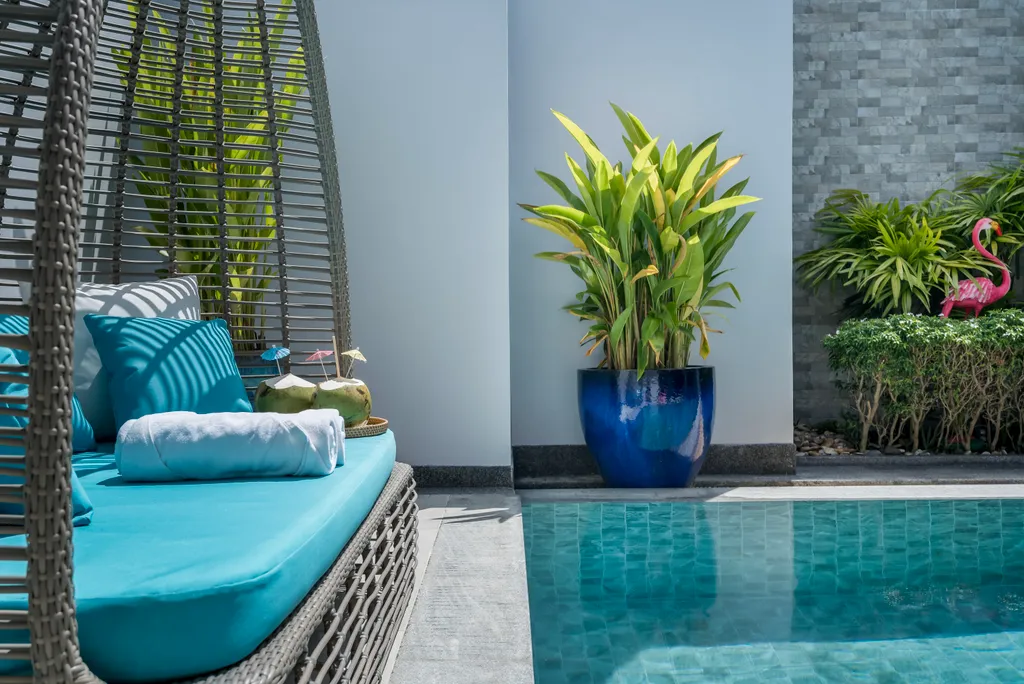 Новая вилла с бассейном, террасой и барбекю зоной, рядом с Боат авеню